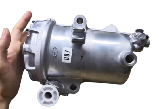 Filter Assy; Fuel 23300-E0022 Для японских грузовых автомобилей серии J08C